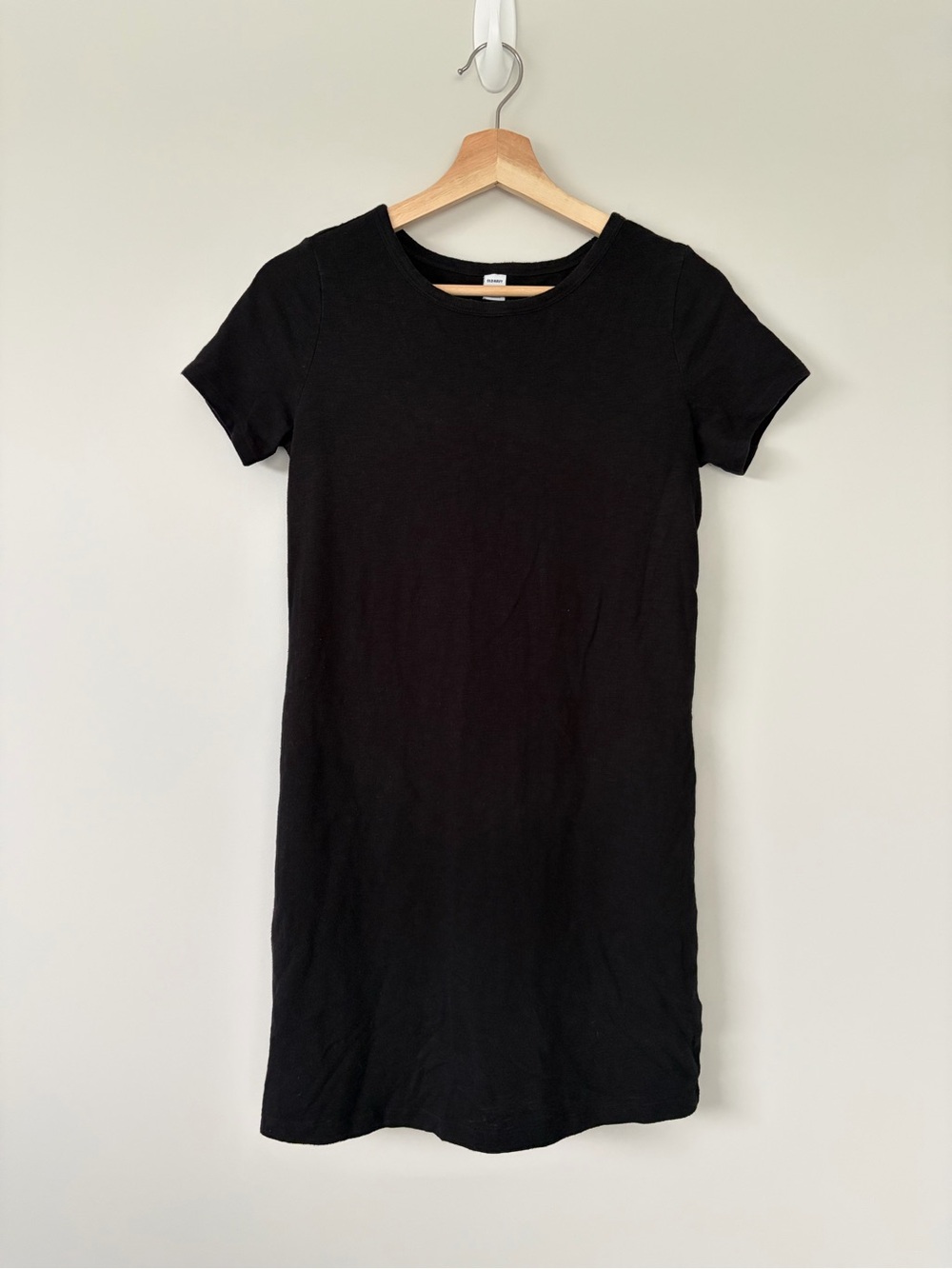 Old Navy Black Short-Sleeve Knit Shift Top